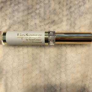 LipSense Oops remover NWT